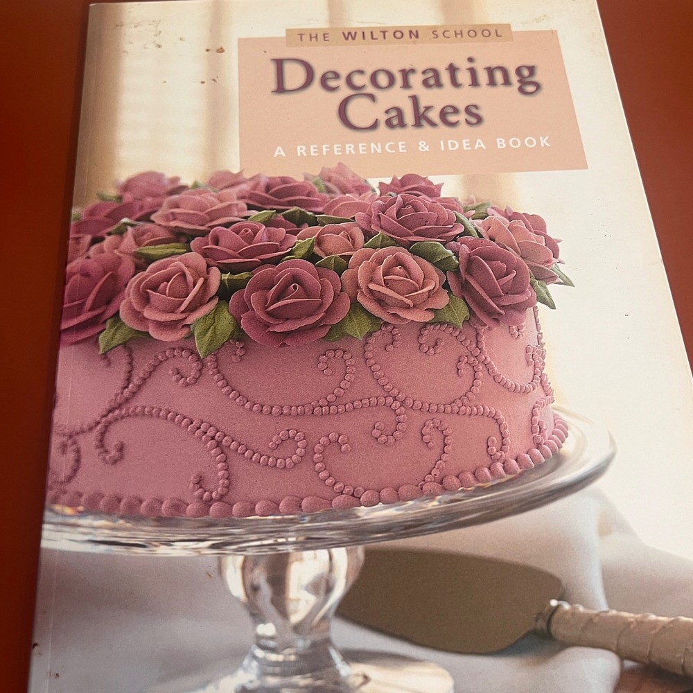 Wilton School Decorating Cakes A Reference & Idea Book 1999 Hardcover Cookbook